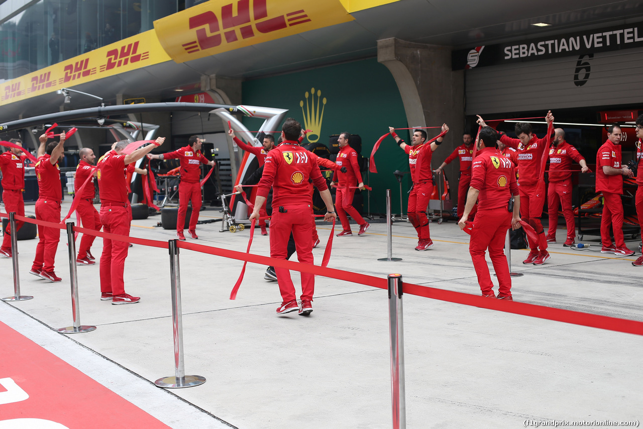 GP CINA, 14.04.2019- Ferrari Mechanics doing fitness activity  before the race