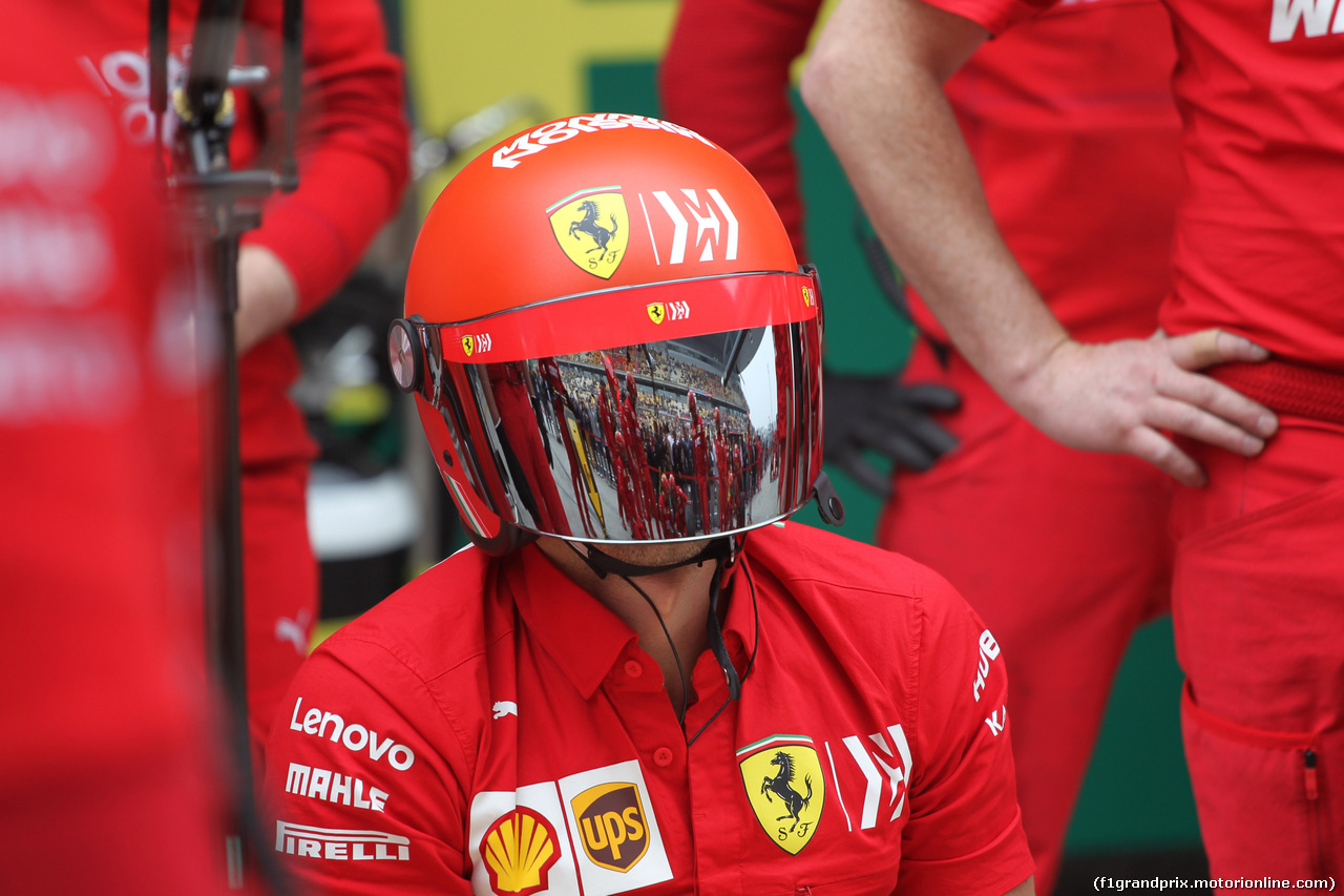 GP CINA, 14.04.2019- Ferrari mechanic