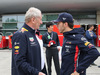 GP CINA, 14.04.2019- Pierre Gasly (FRA) Redbull Racing RB15 with Helmut Marko (AUT), Red Bull Racing, Red Bull Advisor