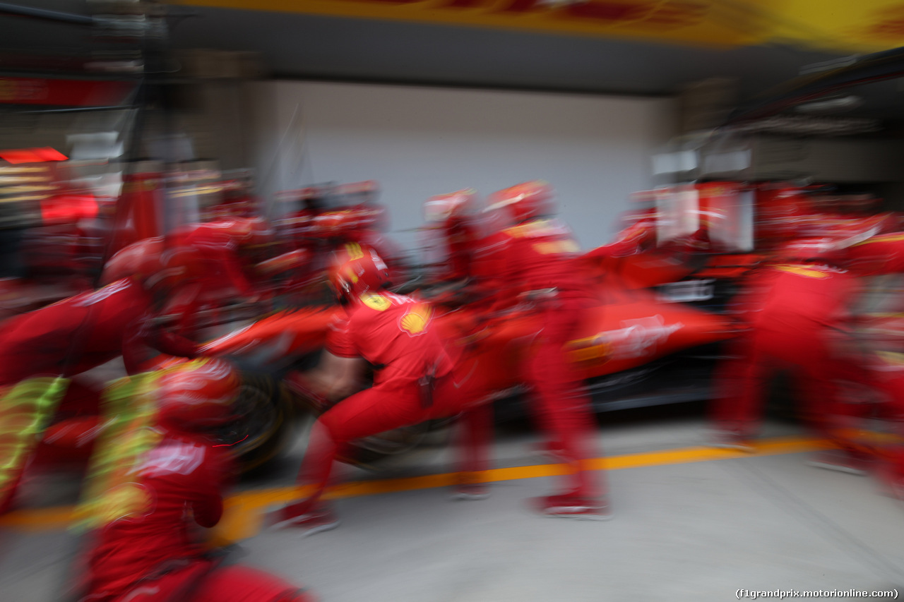 GP CINA, 11.04.2019- Ferrari tests Pit Stop
