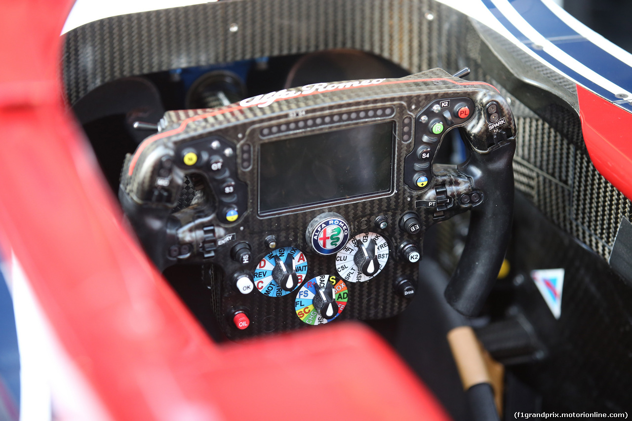GP CINA, 11.04.2019- Alfa Romeo Racing C38 steering wheel