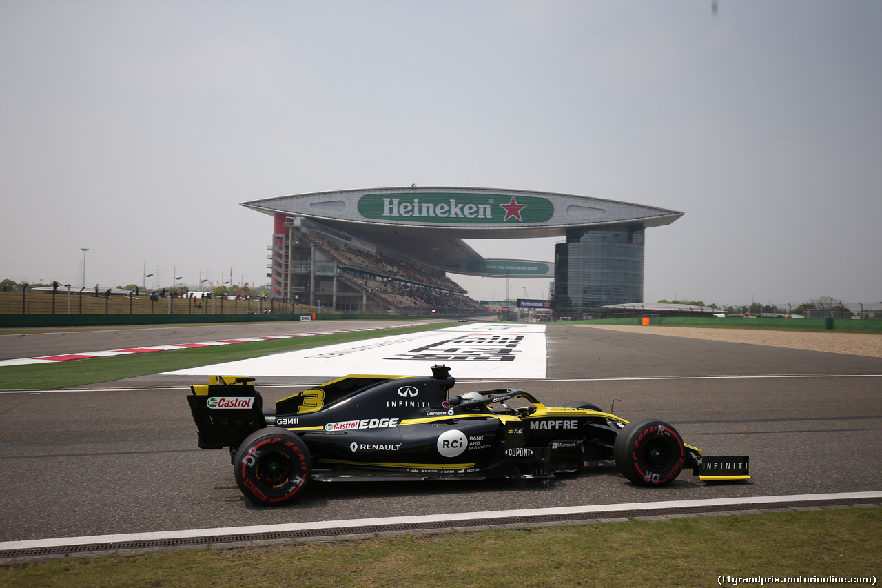 GP CINA, 12.04.2019- Prove Libere 1, Daniel Ricciardo (AUS) Renault Sport F1 Team RS19