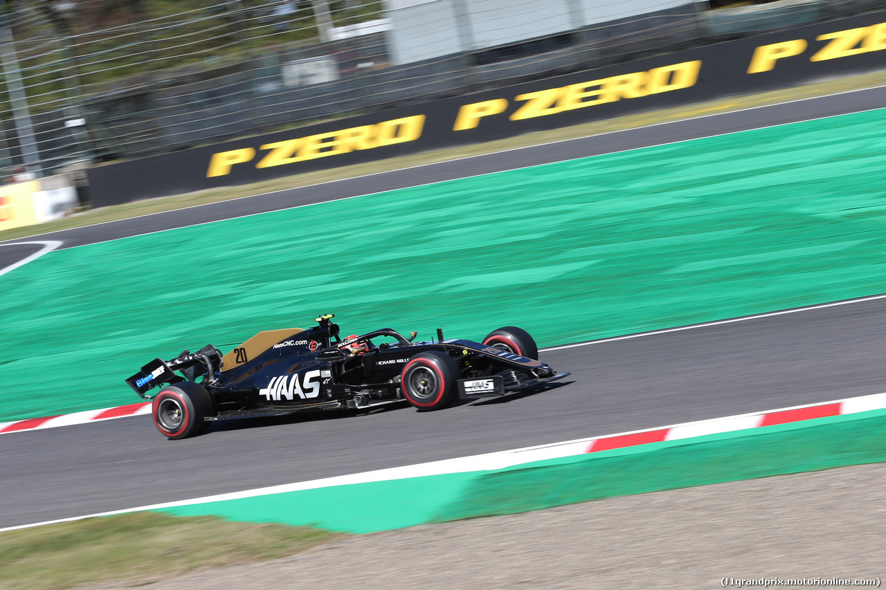 GP GIAPPONE, 13.10.2019- Qualifiche, Kevin Magnussen (DEN) Haas F1 Team VF-19 with damaged Frontal Wing e Rear Wing