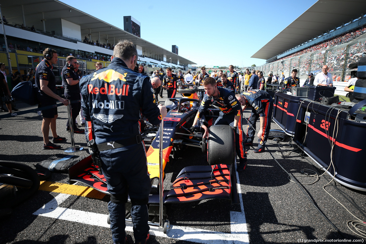GP GIAPPONE, 13.10.2019- partenzaing grid,  Max Verstappen (NED) Red Bull Racing RB15