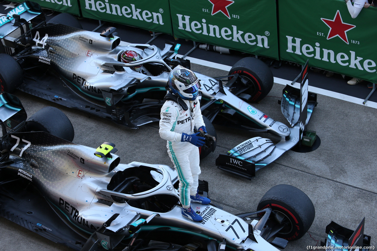 GP GIAPPONE, 13.10.2019- Festeggiamenti in parc fermee,  winner Valtteri Bottas (FIN) Mercedes AMG F1 W10 EQ Power