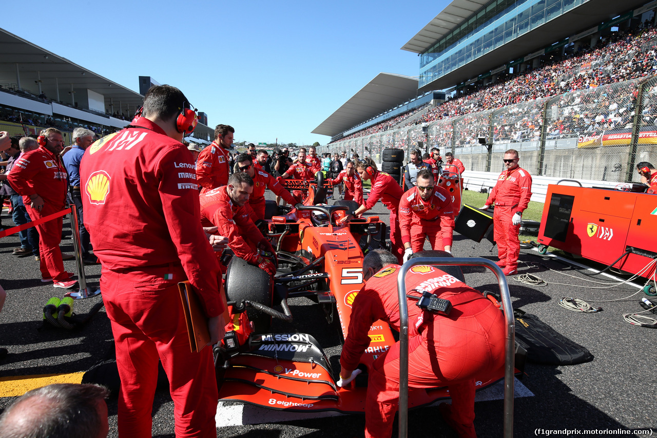 GP GIAPPONE, 13.10.2019- partenzaing grid,  Sebastian Vettel (GER) Ferrari SF90