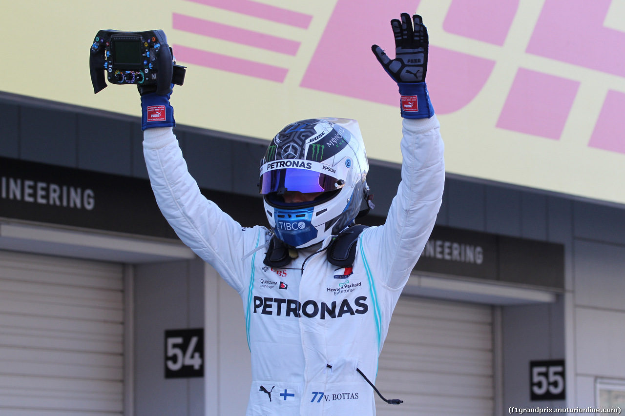 GP GIAPPONE, 13.10.2019- Festeggiamenti in parc fermee, winner Valtteri Bottas (FIN) Mercedes AMG F1 W10 EQ Power