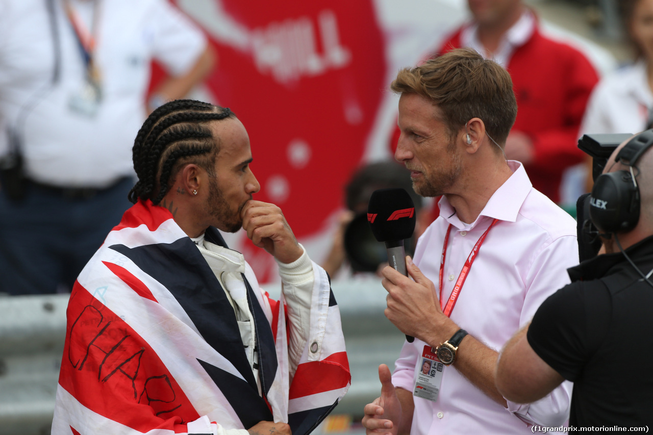 GP GRAN BRETAGNA, 14.07.2019- Parc ferme winner Lewis Hamilton (GBR) Mercedes AMG F1 W10 EQ Power with Jenson Button (GBR)