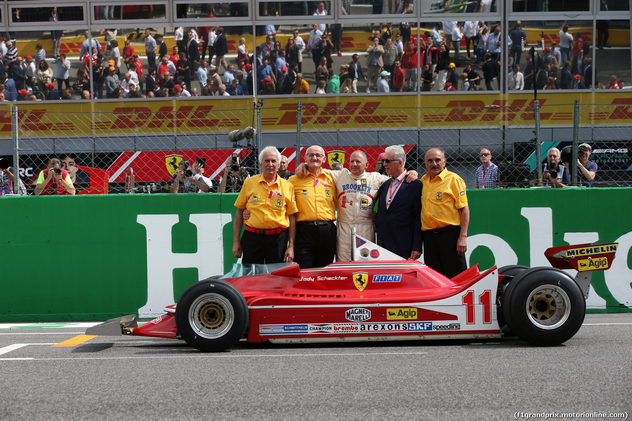 GP ITALIA, 08.09.2019 - Jody Scheckter (RSA) with his 1979 Ferrari 312T4, his meccanici, e Piero Ferrari (ITA) Ferrari Vice-President.