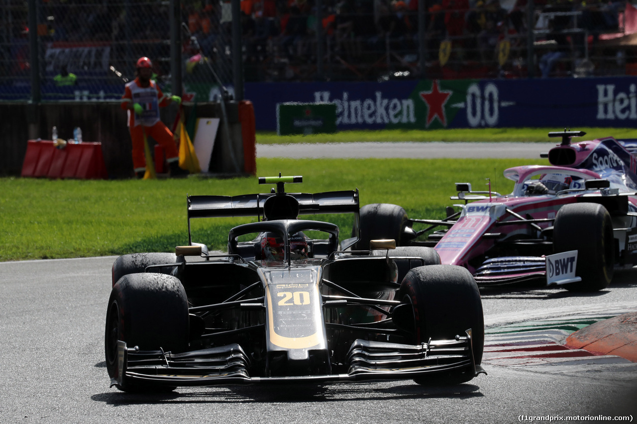 GP ITALIA, 08.09.2019 - Gara, Kevin Magnussen (DEN) Haas F1 Team VF-19 e Sergio Perez (MEX) Racing Point F1 Team RP19
