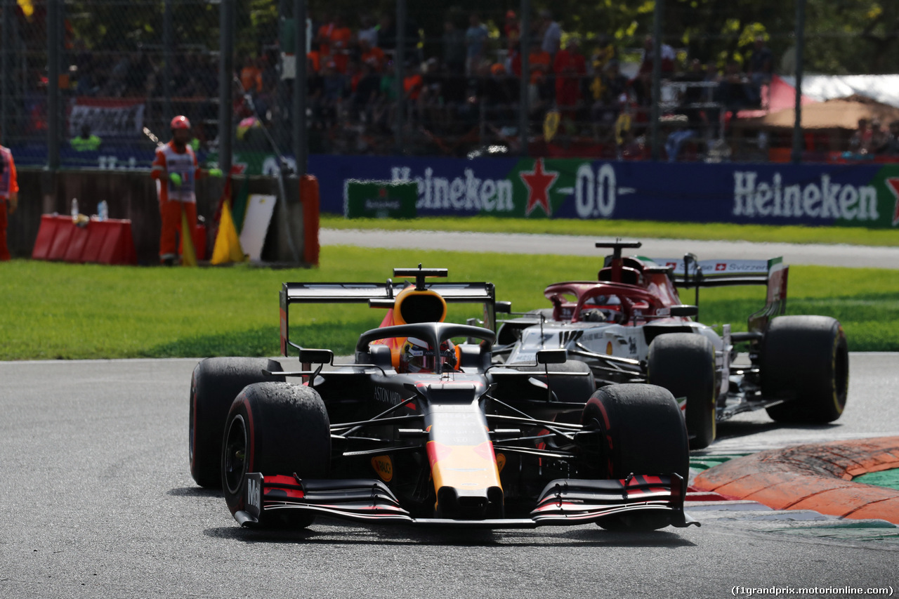 GP ITALIA, 08.09.2019 - Gara, Max Verstappen (NED) Red Bull Racing RB15 e Kimi Raikkonen (FIN) Alfa Romeo Racing C38