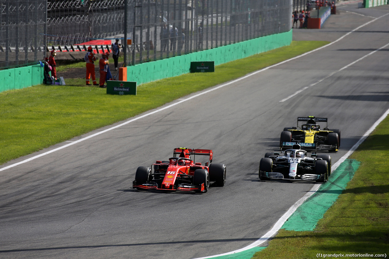 GP ITALIA, 08.09.2019 - Gara, Charles Leclerc (MON) Ferrari SF90 e Lewis Hamilton (GBR) Mercedes AMG F1 W10