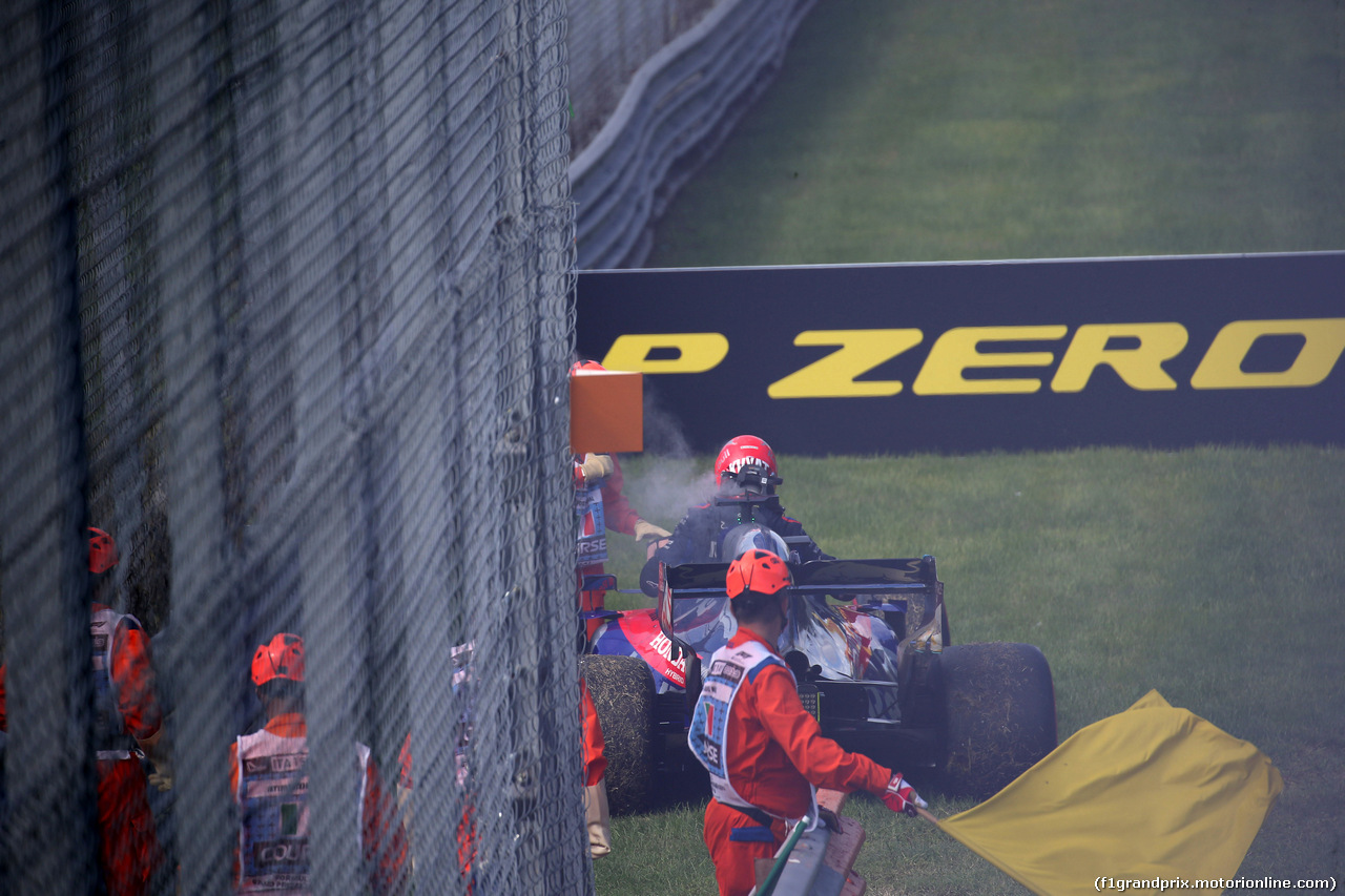 GP ITALIA, 08.09.2019 - Gara, Daniil Kvyat (RUS) Scuderia Toro Rosso STR14 retires from the race
