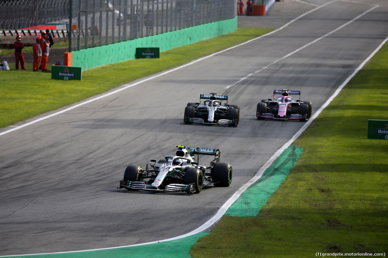 GP ITALIA, 08.09.2019 - Gara, Valtteri Bottas (FIN) Mercedes AMG F1 W010 davanti a Lewis Hamilton (GBR) Mercedes AMG F1 W10