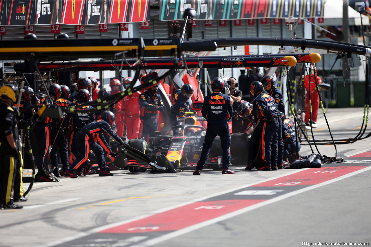 GP ITALIA, 08.09.2019 - Gara, Pit stop, Alexander Albon (THA) Red Bull Racing RB15