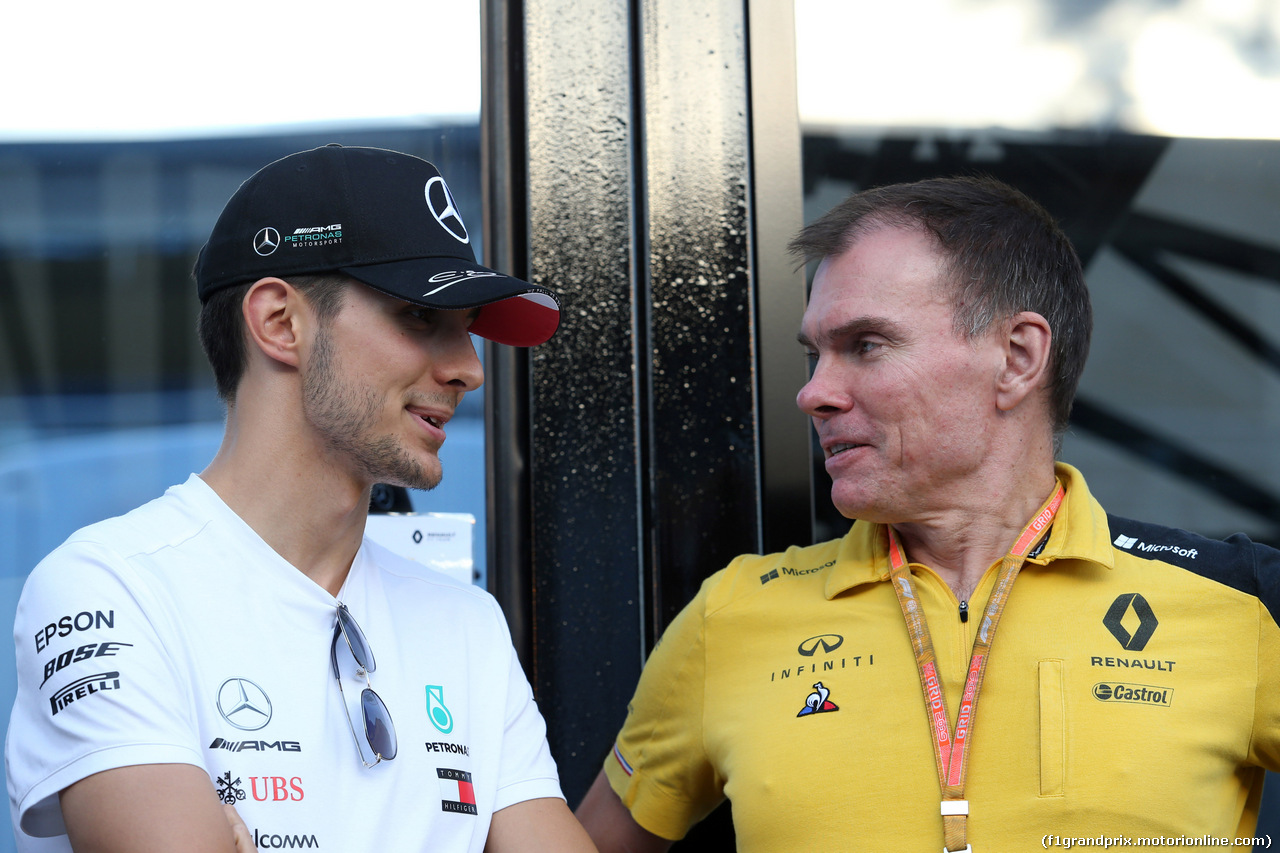 GP ITALIA, 07.09.2019 - Esteban Ocon (FRA) Mercedes AMG F1 Reserve Driver Nick Chester (GBR) Renault Sport Formula One Team Technical Director