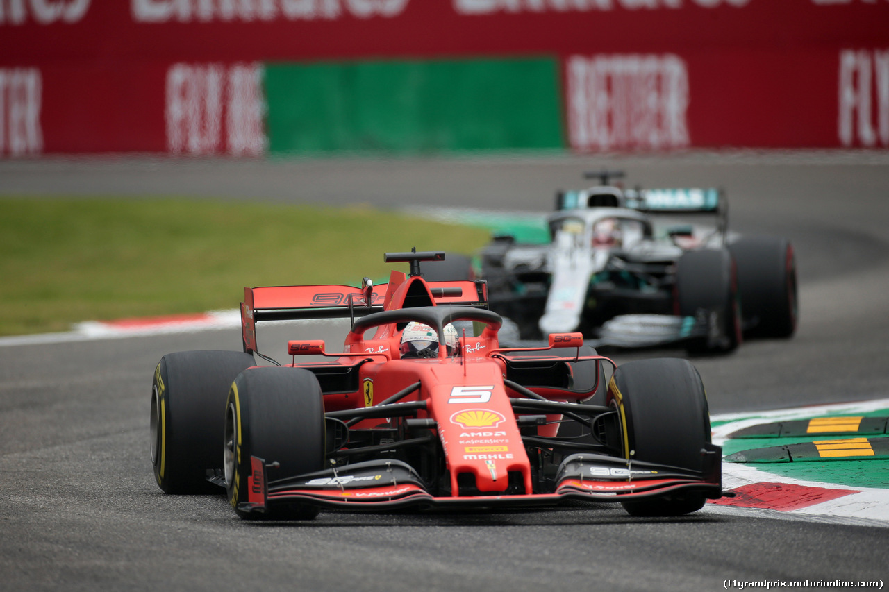 GP ITALIA, 06.09.2019 - Prove Libere 1, Sebastian Vettel (GER) Ferrari SF90 davanti a Lewis Hamilton (GBR) Mercedes AMG F1 W10