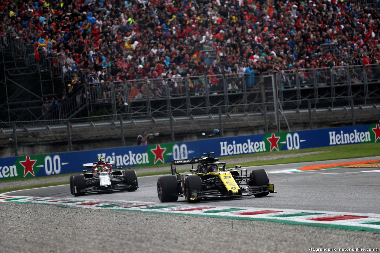 GP ITALIA, 06.09.2019 - Prove Libere 2, Daniel Ricciardo (AUS) Renault Sport F1 Team RS19 e Antonio Giovinazzi (ITA) Alfa Romeo Racing C38