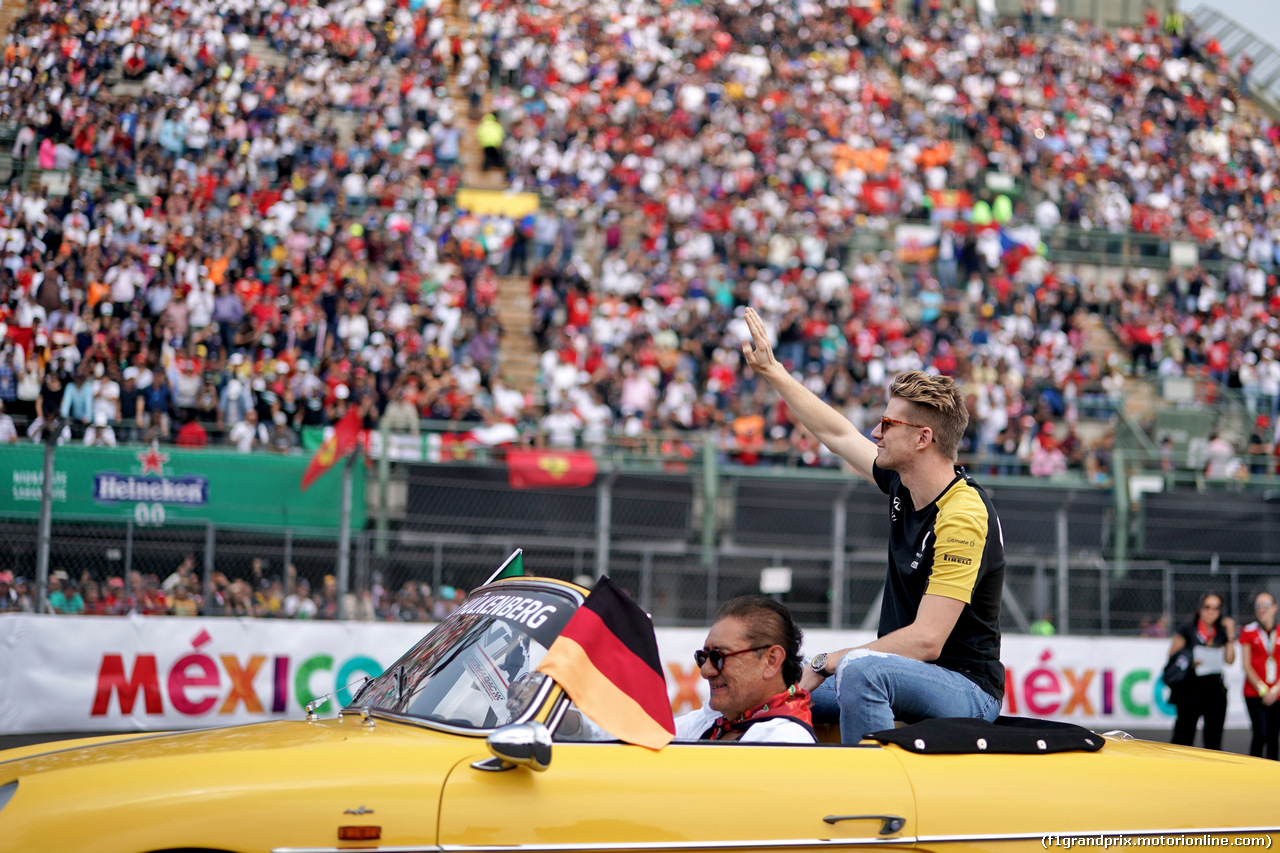 GP MESSICO, Nico Hulkenberg (GER) Renault F1 Team on the drivers parade.                               
27.10.2019.