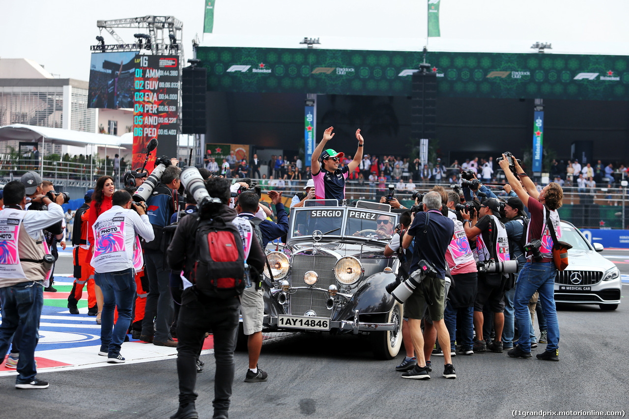 GP MESSICO, Sergio Perez (MEX) Racing Point F1 Team on the drivers parade.
27.10.2019.