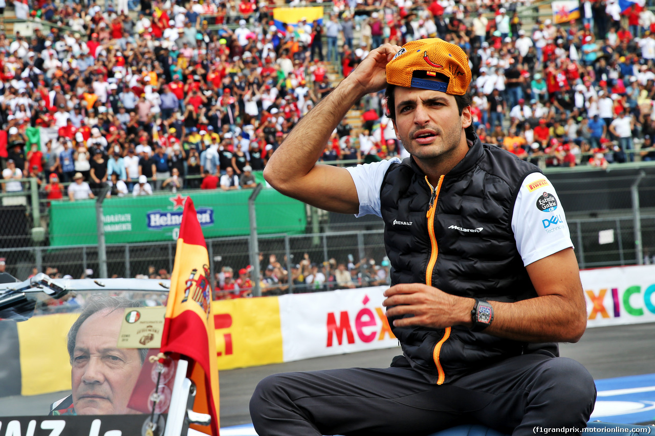 GP MESSICO, Carlos Sainz Jr (ESP) McLaren on the drivers parade.
27.10.2019.