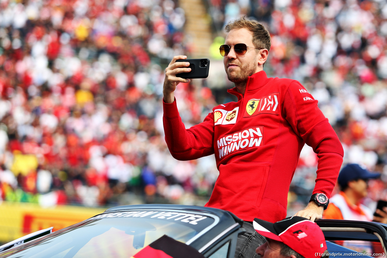 GP MESSICO, Sebastian Vettel (GER) Ferrari on the drivers parade.
27.10.2019.