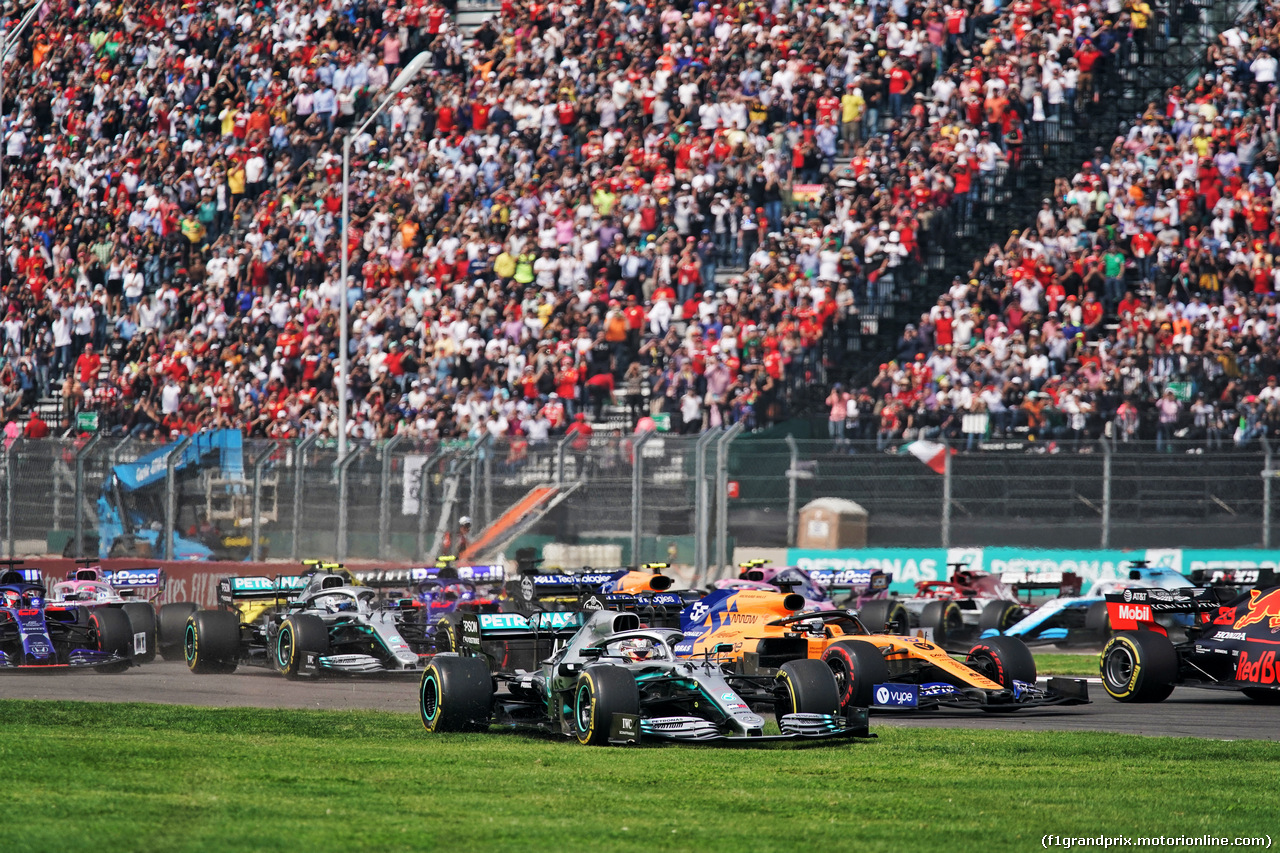 GP MESSICO, Lewis Hamilton (GBR) Mercedes AMG F1 W10 runs wide at the partenza of the race. 
27.10.2019.