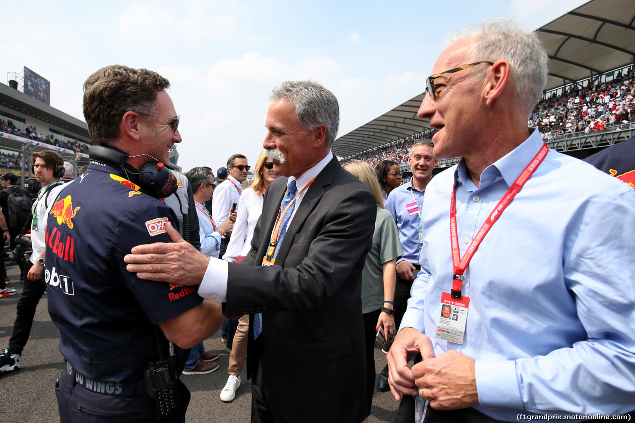 GP MESSICO, (L to R): Christian Horner (GBR) Red Bull Racing Team Principal with Chase Carey (USA) Formula One Group Chairman e Greg Maffei (USA) Liberty Media Corporation President e Chief Executive Officer on the grid.
27.10.2019.