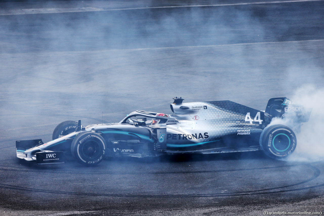 GP MESSICO, Gara winner Lewis Hamilton (GBR) Mercedes AMG F1 W10 celebrates in parc ferme.
27.10.2019.