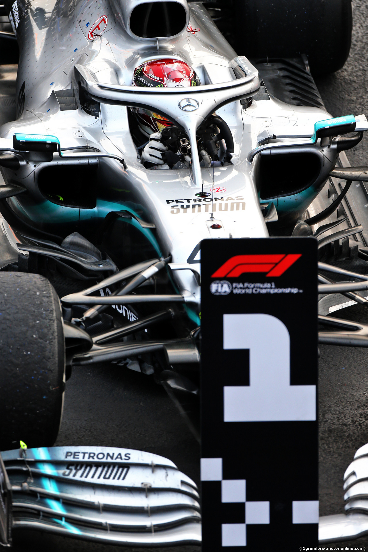 GP MESSICO, Gara winner Lewis Hamilton (GBR) Mercedes AMG F1 W10 celebrates in parc ferme.
27.10.2019.