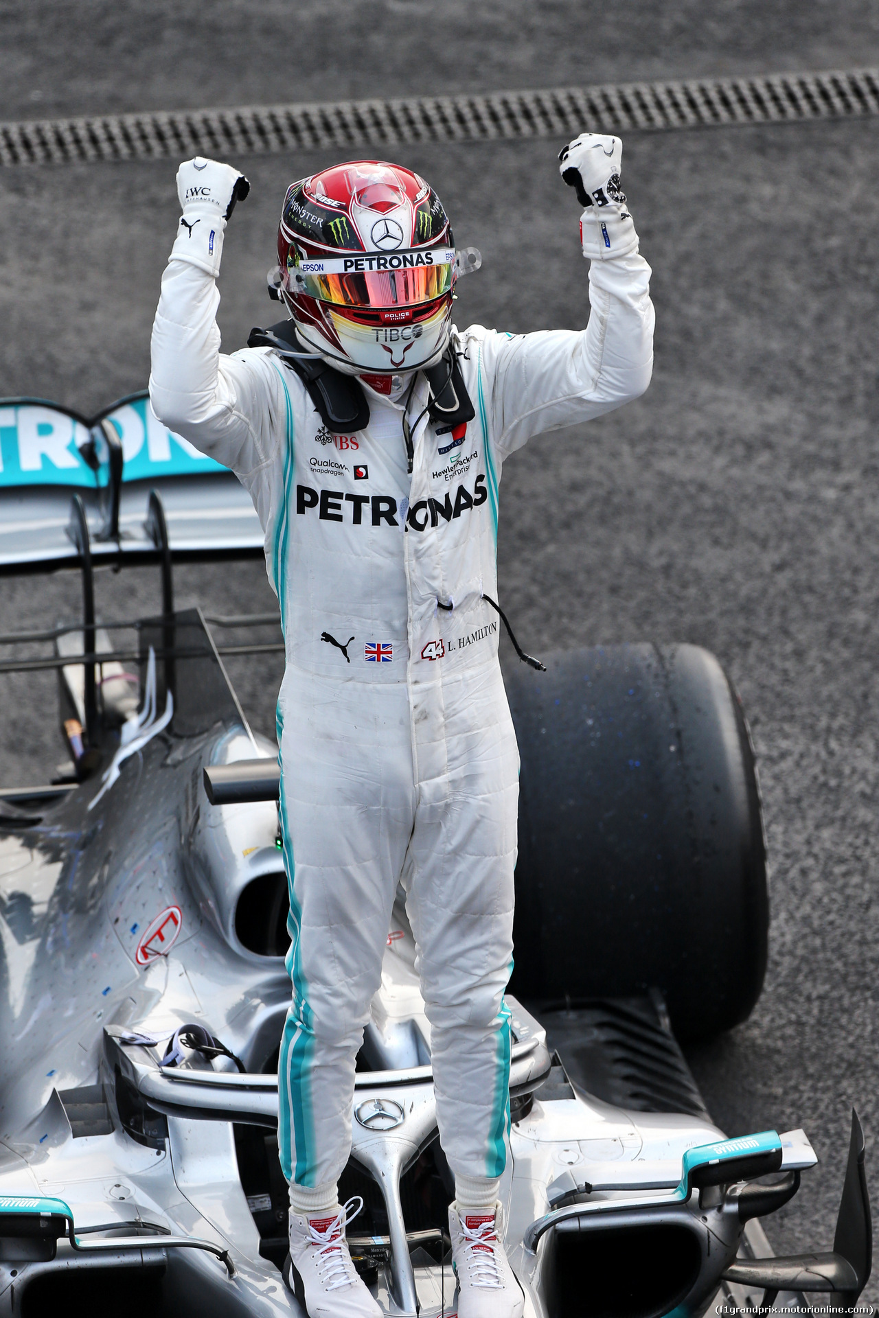 GP MESSICO, Gara winner Lewis Hamilton (GBR) Mercedes AMG F1 W10 celebrates in parc ferme.
27.10.2019.
