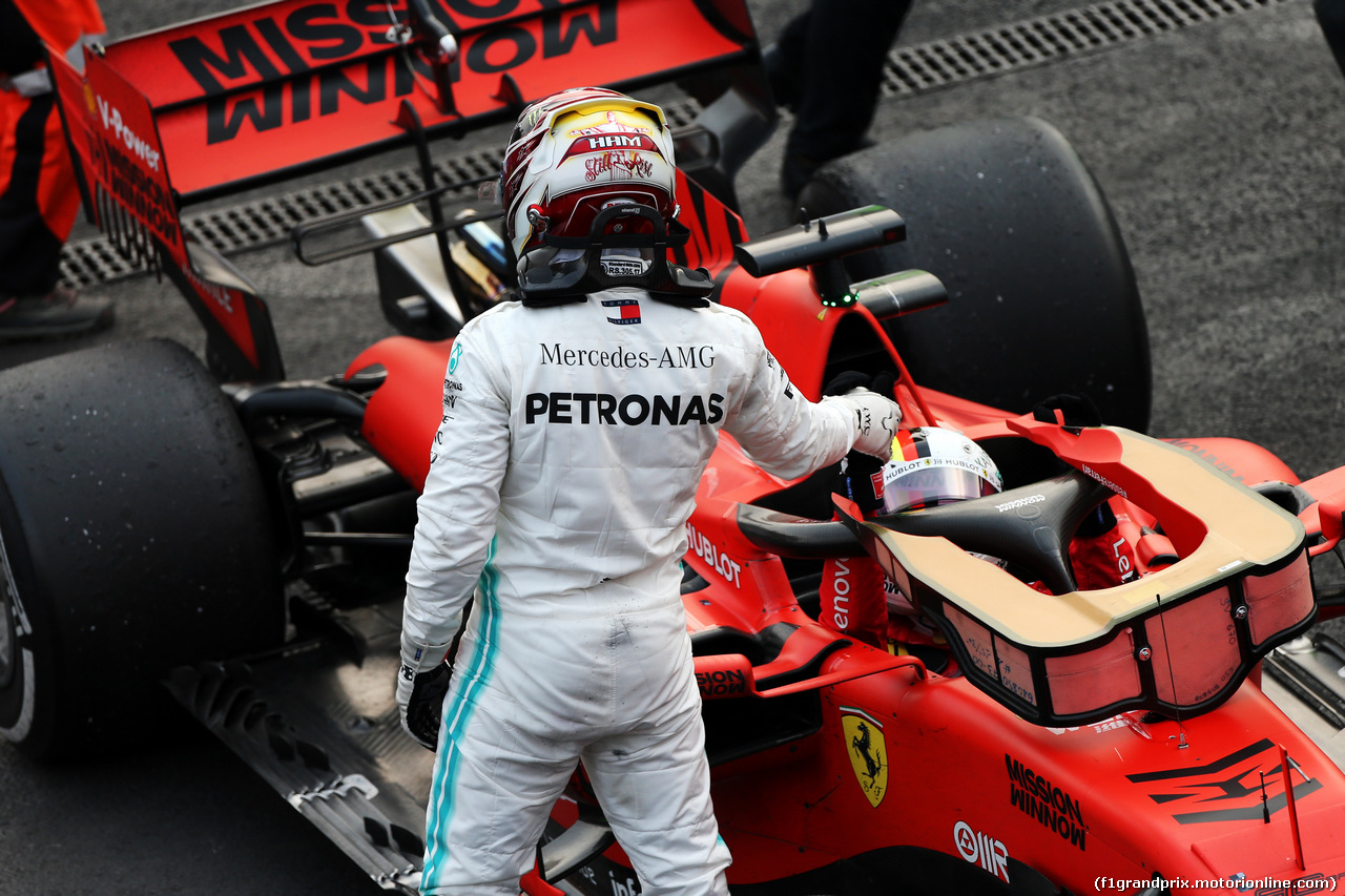 GP MESSICO, Gara winner Lewis Hamilton (GBR) Mercedes AMG F1 W10 celebrates with second placed Sebastian Vettel (GER) Ferrari SF90 in parc ferme.
27.10.2019.