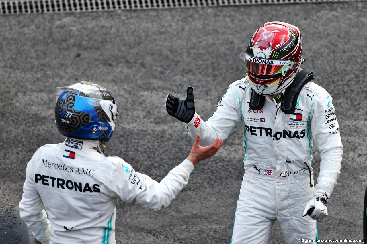 GP MESSICO, Gara winner Lewis Hamilton (GBR) Mercedes AMG F1 celebrates with team mate Valtteri Bottas (FIN) Mercedes AMG F1 in parc ferme.
27.10.2019.