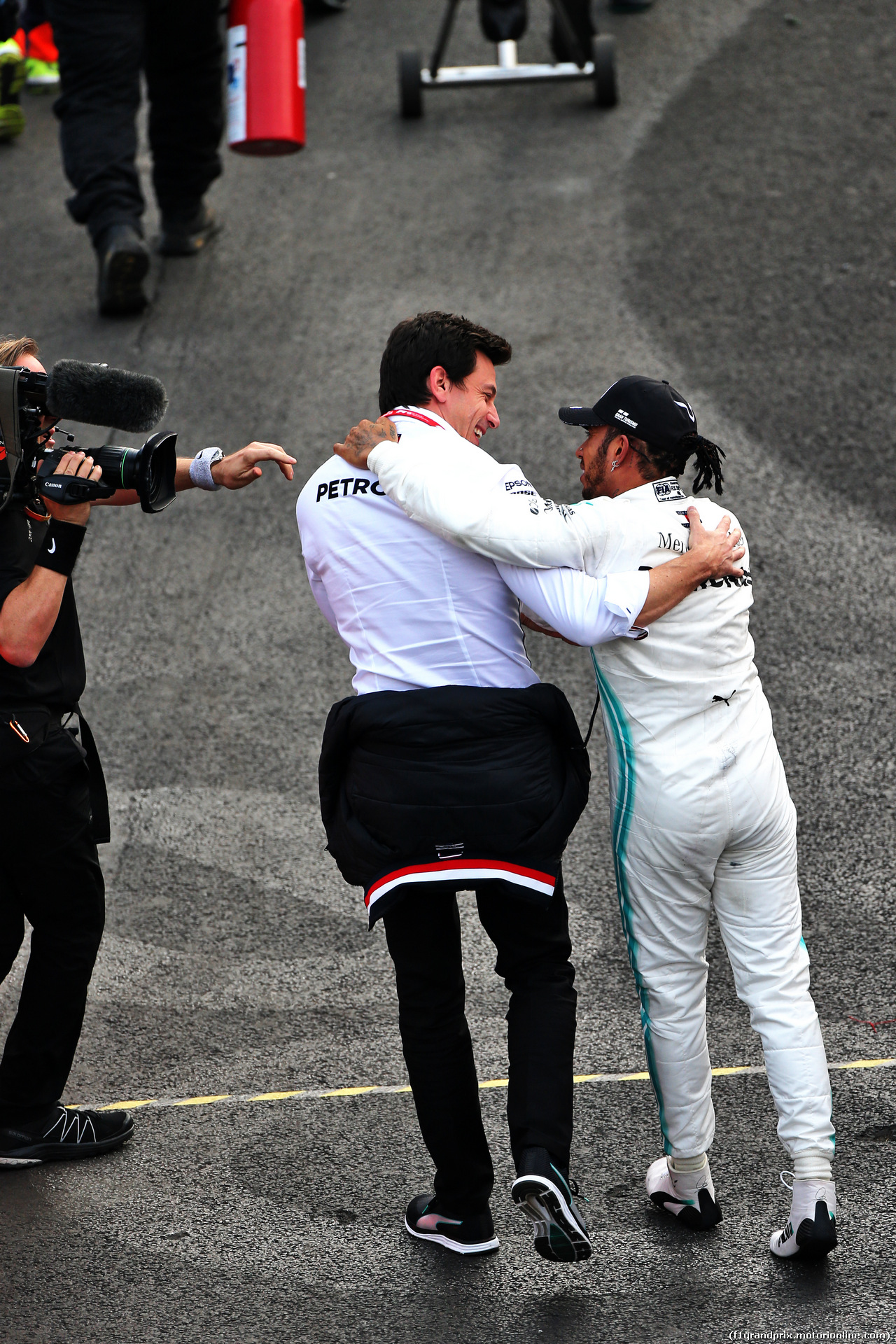 GP MESSICO, Gara winner Lewis Hamilton (GBR) Mercedes AMG F1 celebrates with Toto Wolff (GER) Mercedes AMG F1 Shareholder e Executive Director in parc ferme.
27.10.2019.