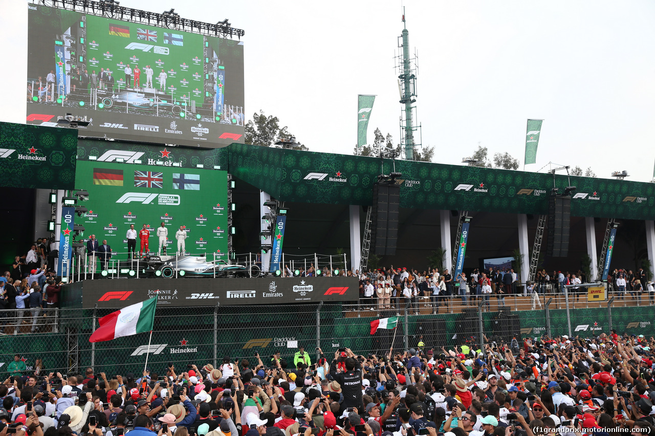 GP MESSICO, 1st place Lewis Hamilton (GBR) Mercedes AMG F1 W10 with 2nd place Sebastian Vettel (GER) Ferrari SF90 e 3rd place Valtteri Bottas (FIN) Mercedes AMG F1 W10.
27.10.2019.