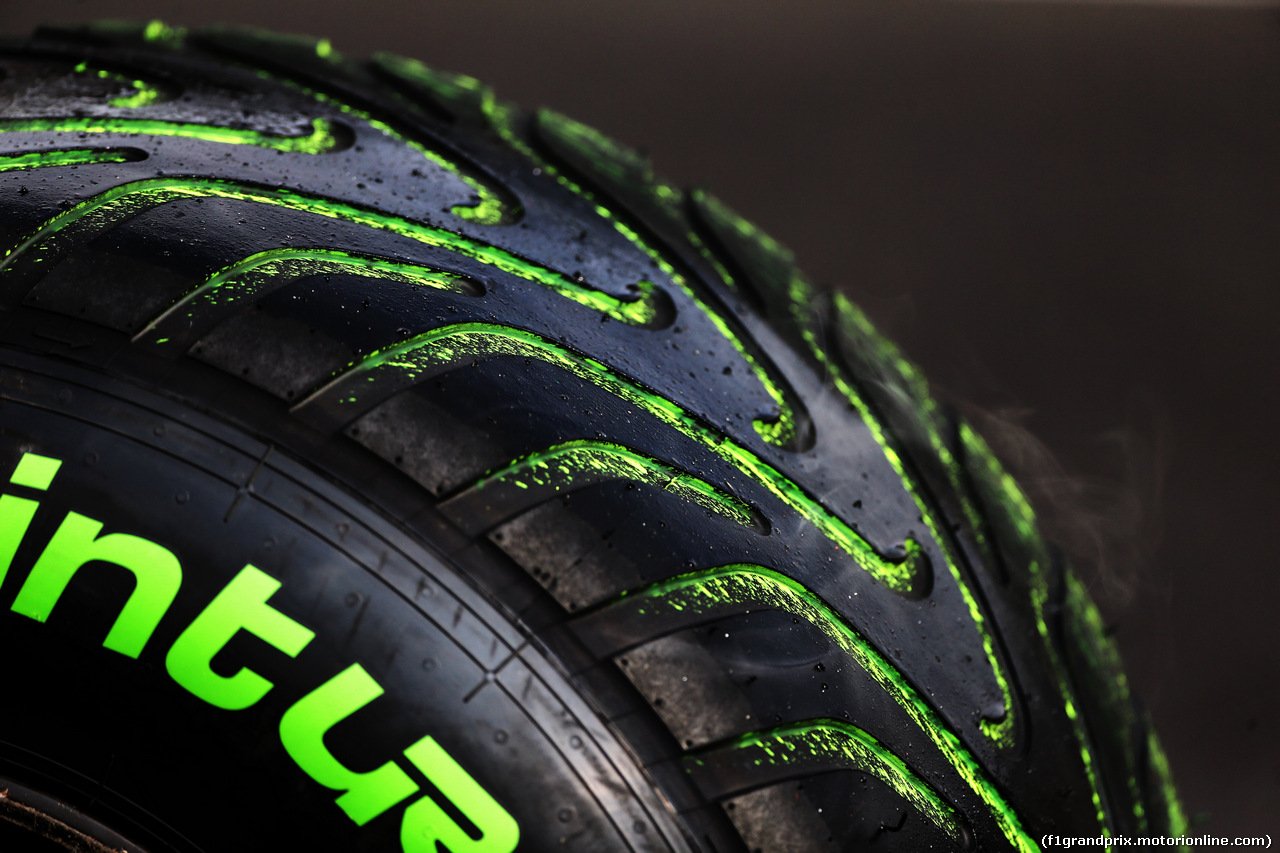 GP MESSICO, Steaming Pirelli tyre.
26.10.2019.