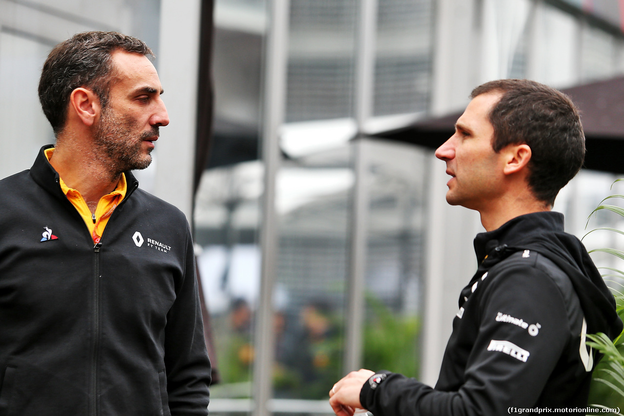 GP MESSICO, (L to R): Cyril Abiteboul (FRA) Renault Sport F1 Managing Director with Remi Taffin (FRA) Renault Sport F1 Engine Technical Director.
26.10.2019.