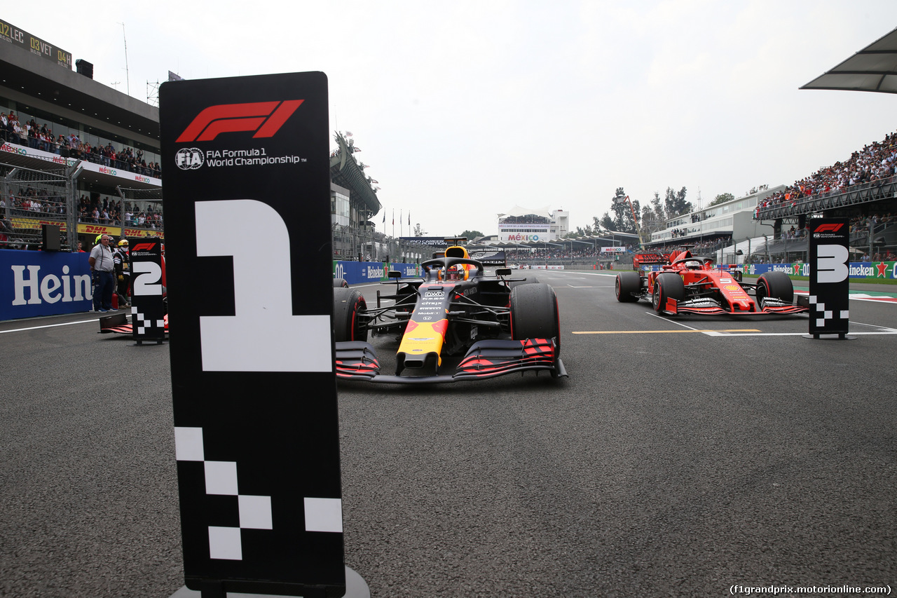 GP MESSICO, Pole Position for Max Verstappen (NLD) Red Bull Racing RB15, 2nd for Charles Leclerc (MON) Ferrari SF90 e 3rd for Sebastian Vettel (GER) Ferrari SF90.
26.10.2019.
