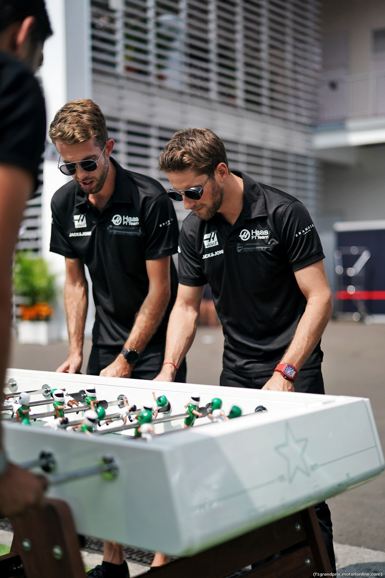 GP MESSICO, Romain Grosjean (FRA) Haas F1 Team plays table football.
24.10.2019.