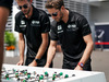 GP MESSICO, Romain Grosjean (FRA) Haas F1 Team plays table football.
24.10.2019.