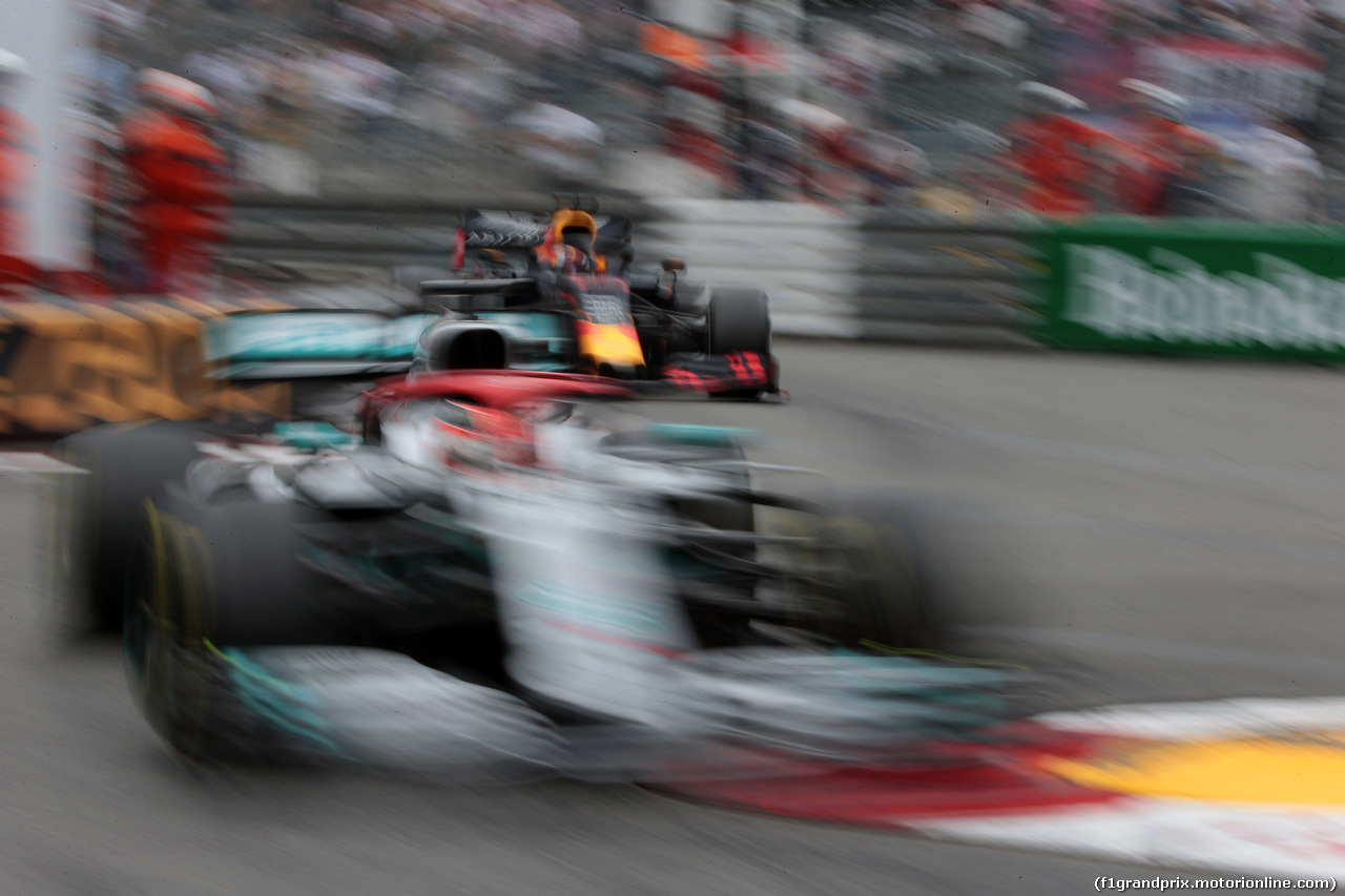 GP MONACO, 26.05.2019 - Gara, Lewis Hamilton (GBR) Mercedes AMG F1 W10 e Max Verstappen (NED) Red Bull Racing RB15