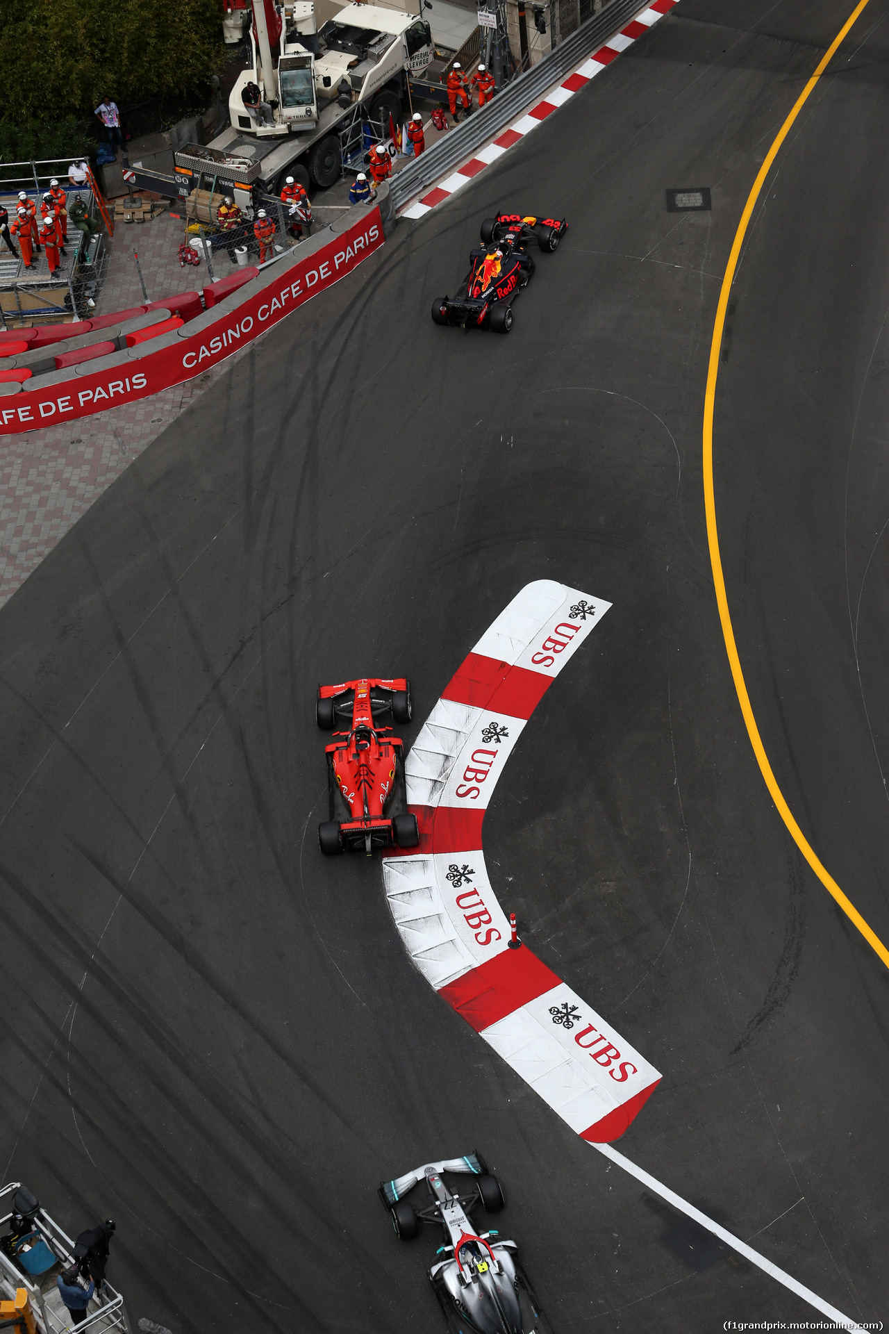 GP MONACO, 26.05.2019 - Gara, Max Verstappen (NED) Red Bull Racing RB15 davanti a Sebastian Vettel (GER) Ferrari SF90