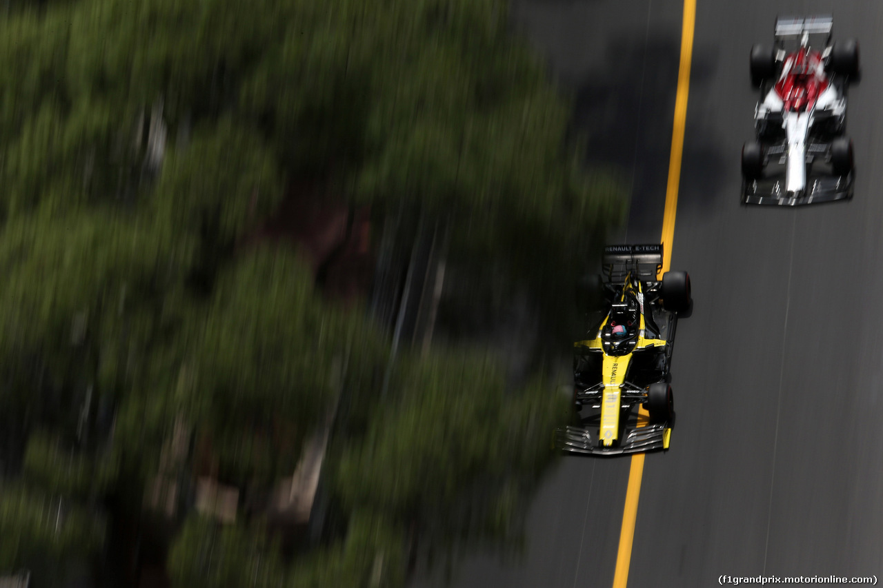 GP MONACO, 25.05.2019 - Prove Libere 3, Daniel Ricciardo (AUS) Renault Sport F1 Team RS19 e Kimi Raikkonen (FIN) Alfa Romeo Racing C38