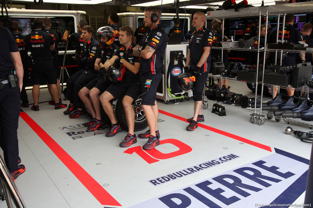 GP MONACO, 25.05.2019 - Prove Libere 3, Red Bull garage