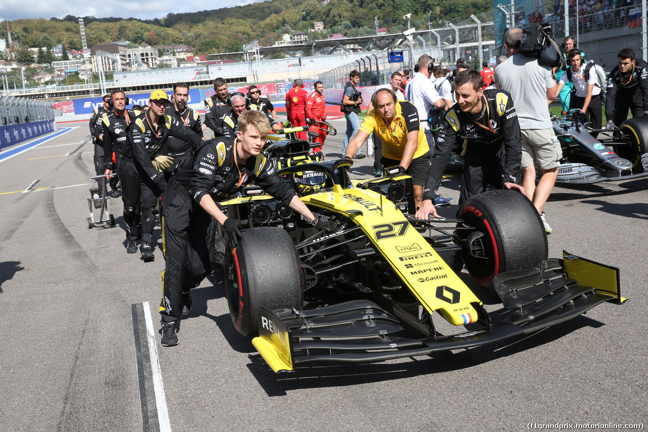 GP RUSSIA, 29.09.2019- grid Nico Hulkenberg (GER) Renault Sport F1 Team RS19