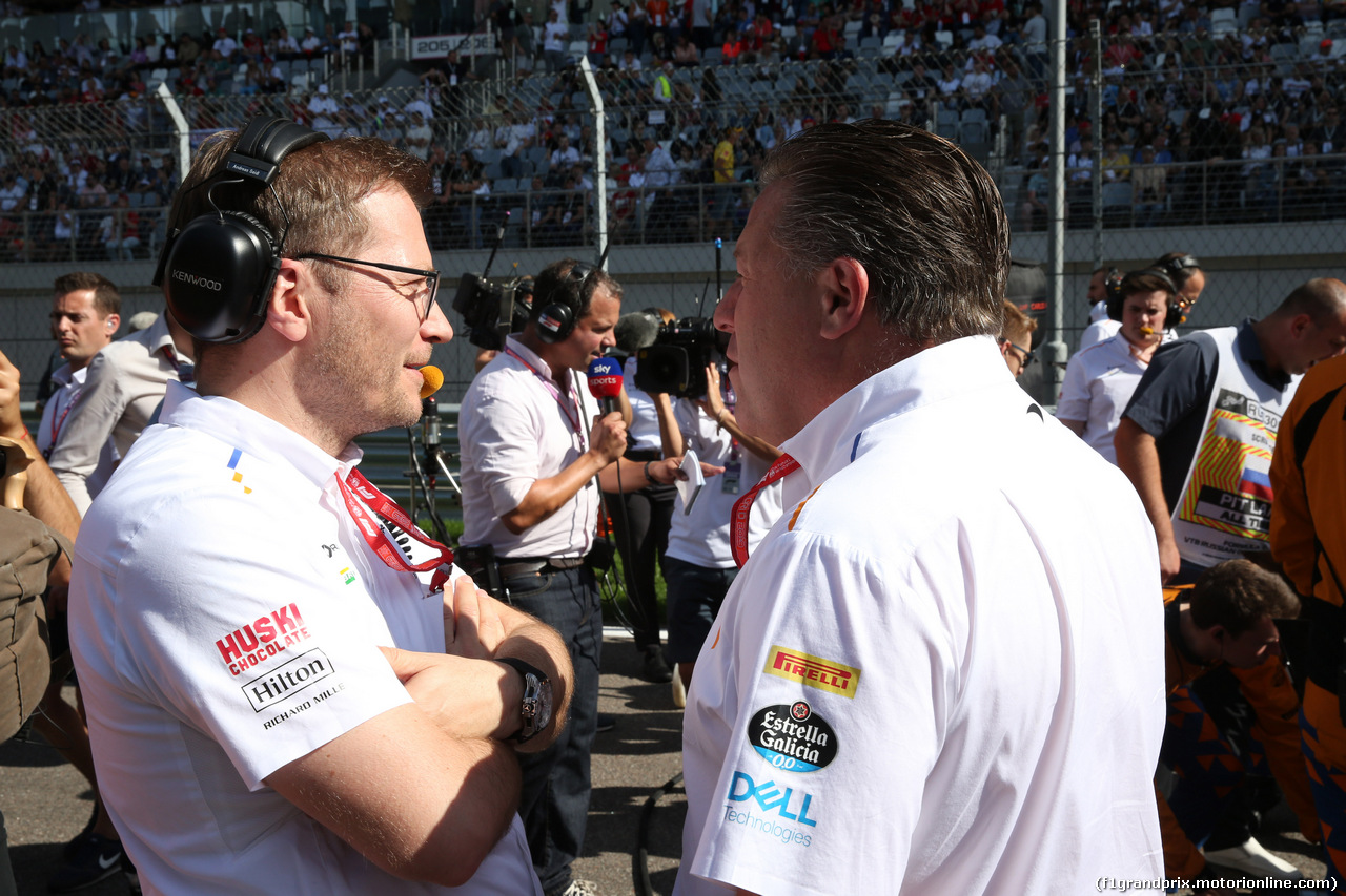 GP RUSSIA, 29.09.2019- grid, Andreas Seidl (GER) McLaren Managing Director with Zak Brown (USA) McLaren Executive Director