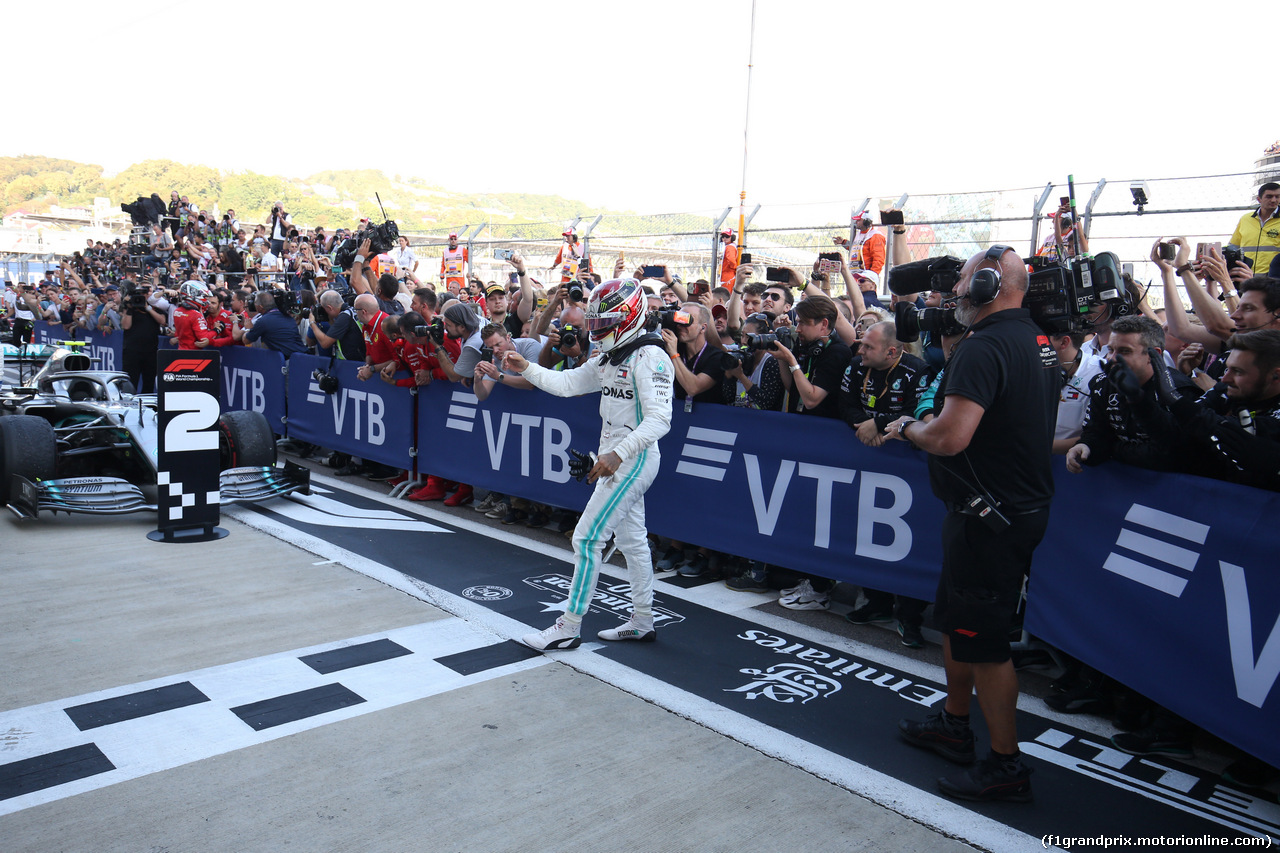 GP RUSSIA, 29.09.2019- Festeggiamenti in parc fermee, winner Lewis Hamilton (GBR) Mercedes AMG F1 W10 EQ Power
