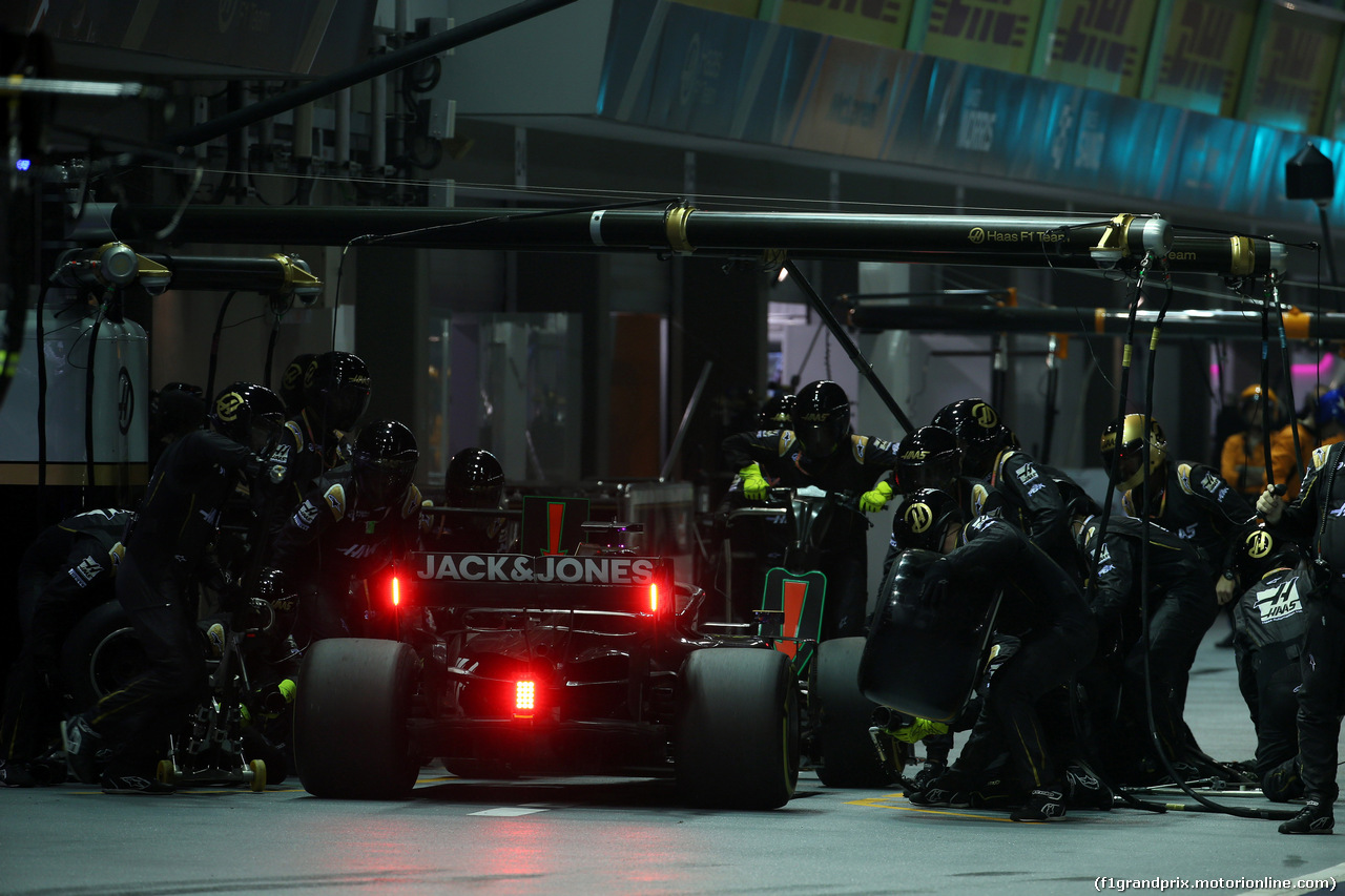 GP SINGAPORE, 22.09.2019 - Gara, Pit stop, Romain Grosjean (FRA) Haas F1 Team VF-19