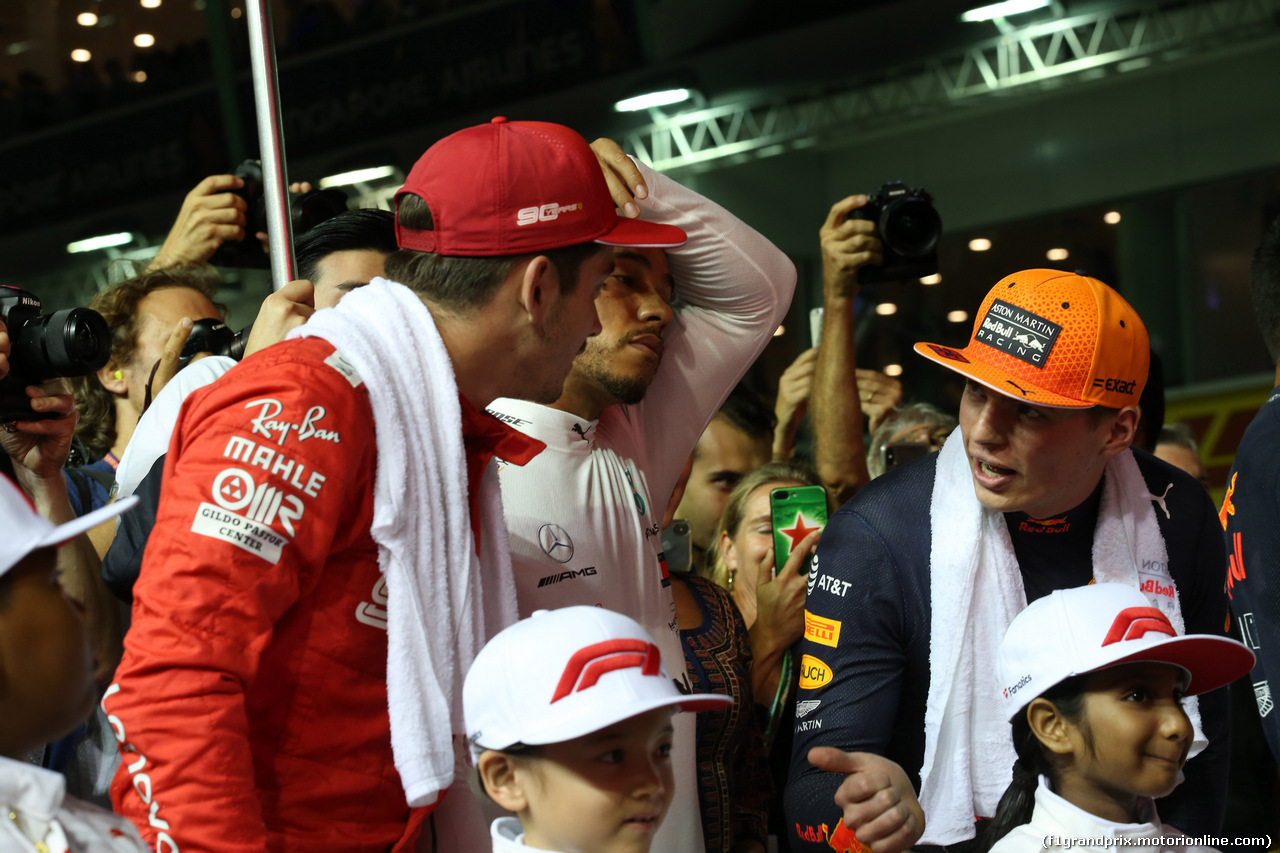 GP SINGAPORE, 22.09.2019 - Gara, Charles Leclerc (MON) Ferrari SF90 e Max Verstappen (NED) Red Bull Racing RB15