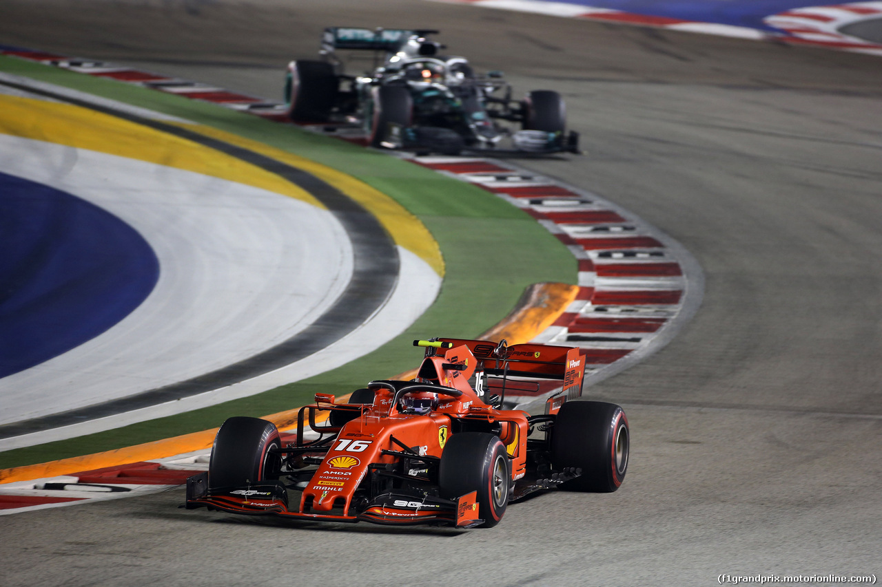 GP SINGAPORE, 22.09.2019 - Gara, Charles Leclerc (MON) Ferrari SF90 e Lewis Hamilton (GBR) Mercedes AMG F1 W10